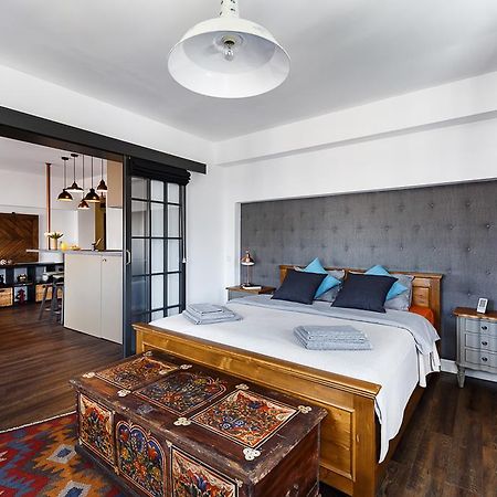 Bohemian Old Town Boutique Apartment Bukares Bagian luar foto