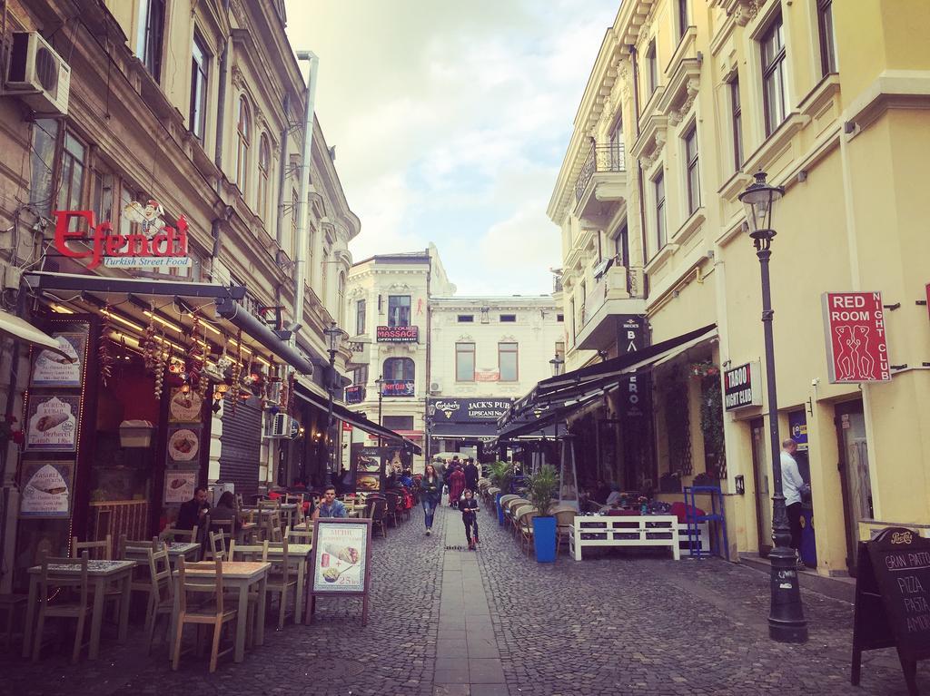 Bohemian Old Town Boutique Apartment Bukares Bagian luar foto